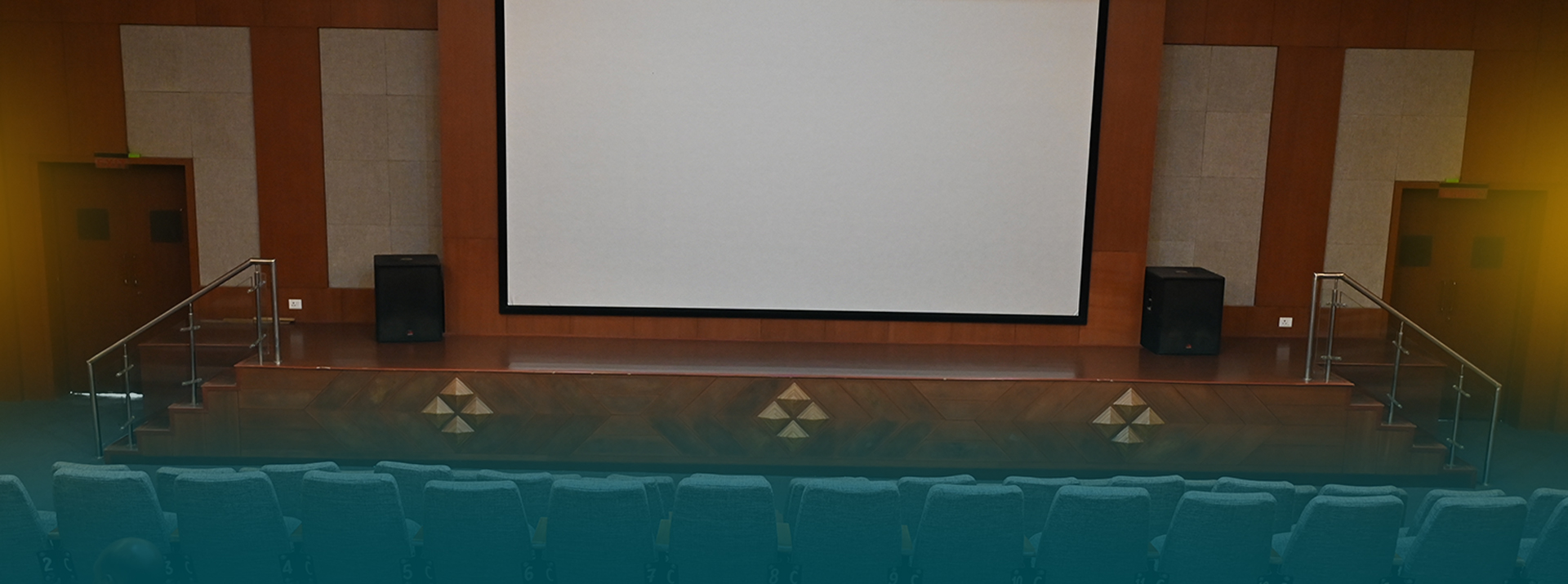 EVENTS & EXPERIENCES